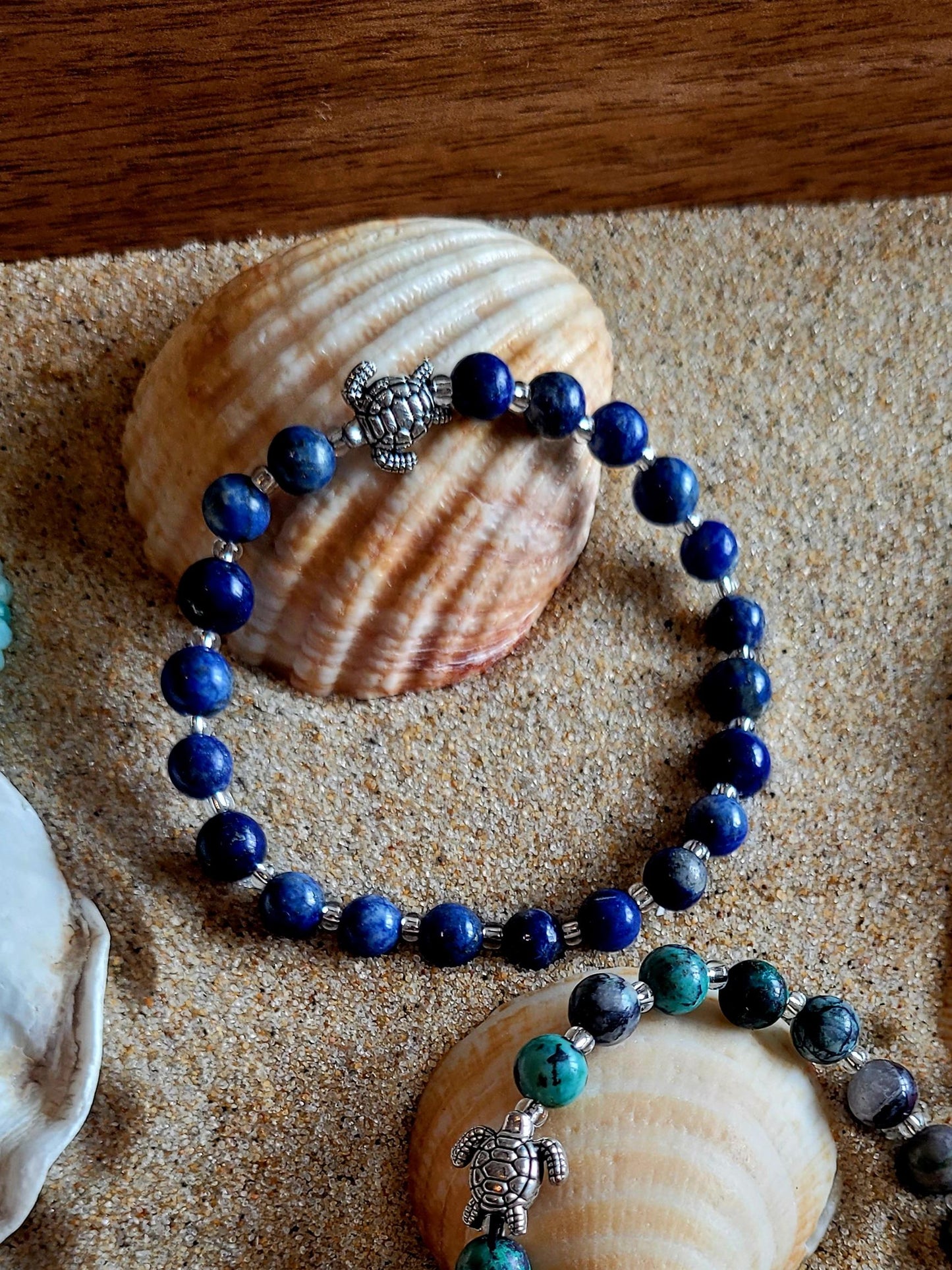 Bracelet en Lapis Lazuli et tortue argentée