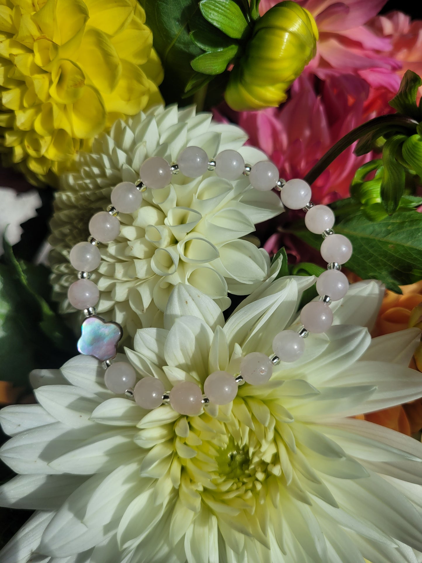 Bracelet en Quartz Rose et perle en nacre