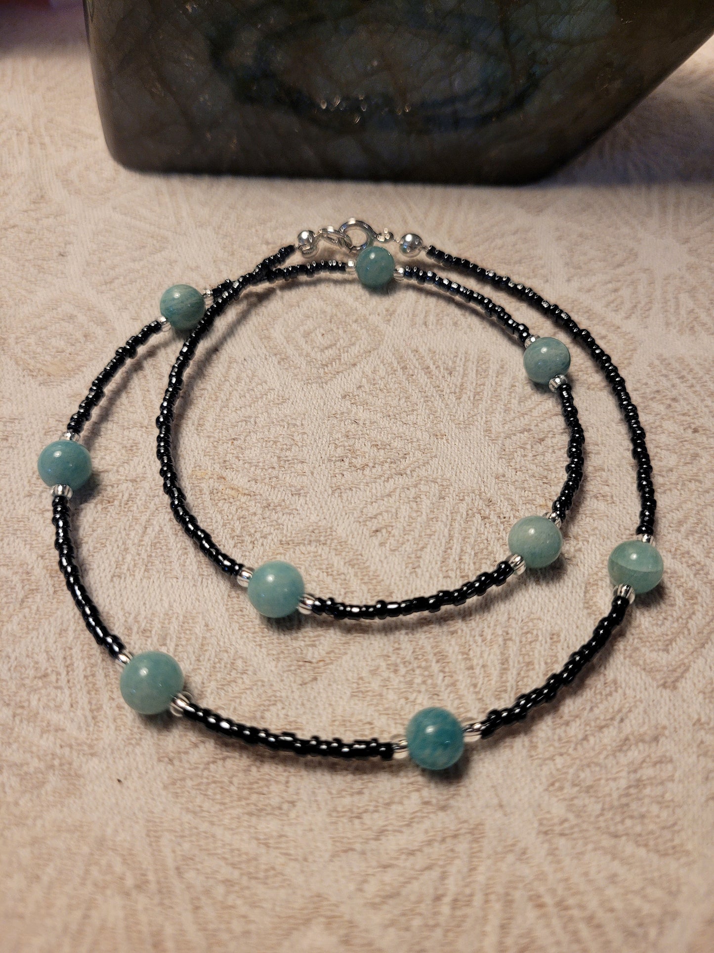 Collier en Amazonite et perles de rocailles bleue marine (fermoirs en argent)