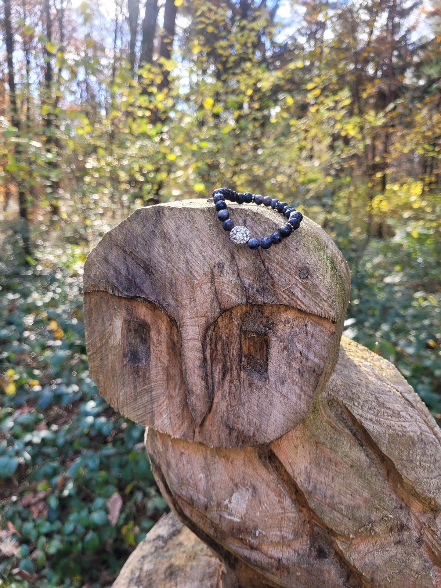 Bracelet en Lave, Labradorite et fleurs argentées