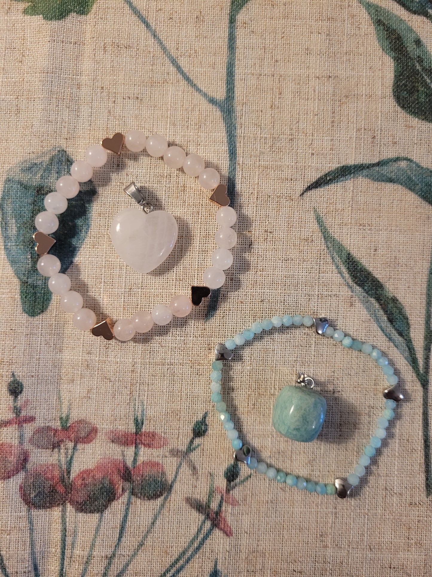 Bracelet en Amazonite facettée et coeurs argentés