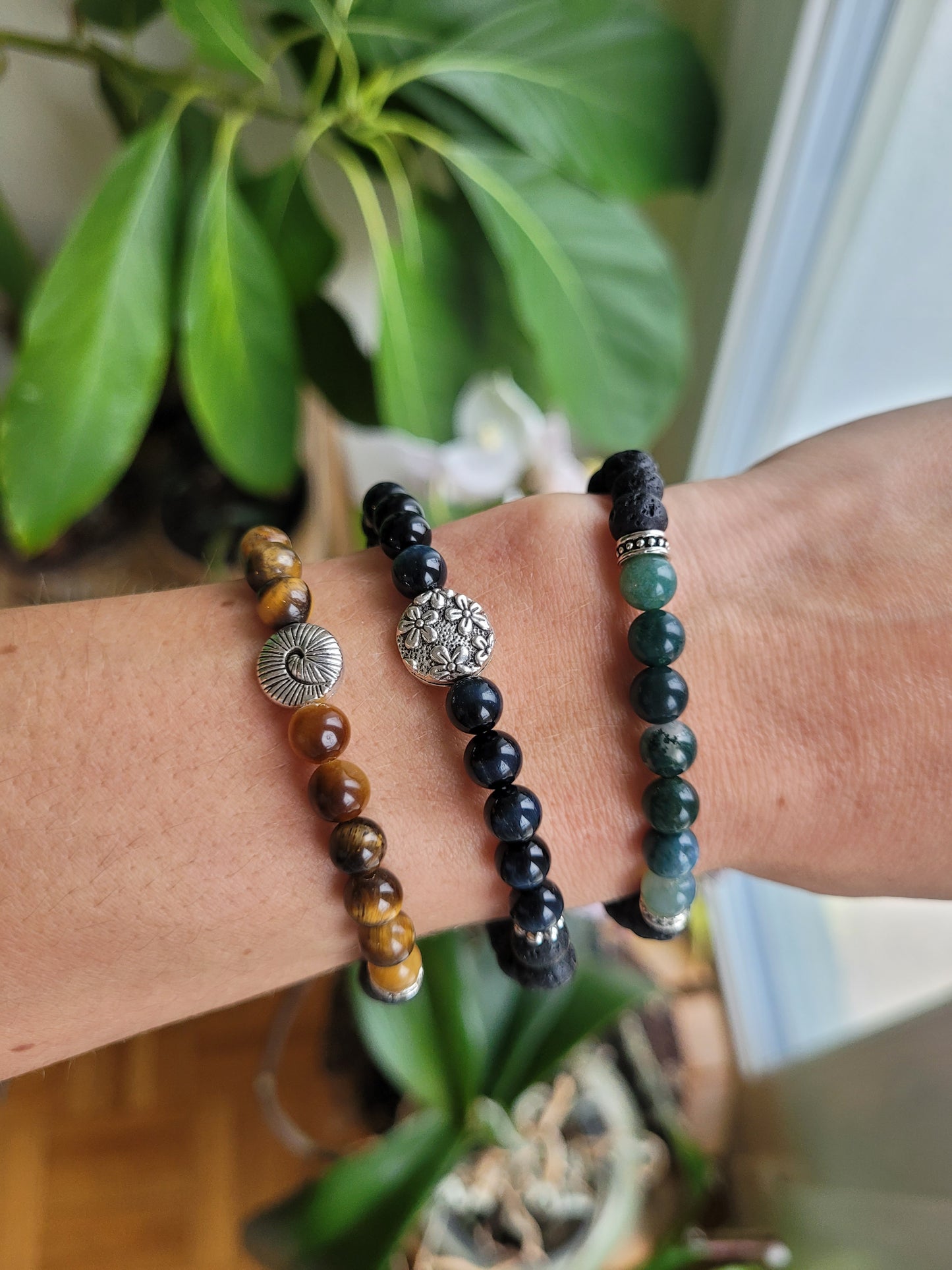 Bracelet en Lave, Labradorite et fleurs argentées