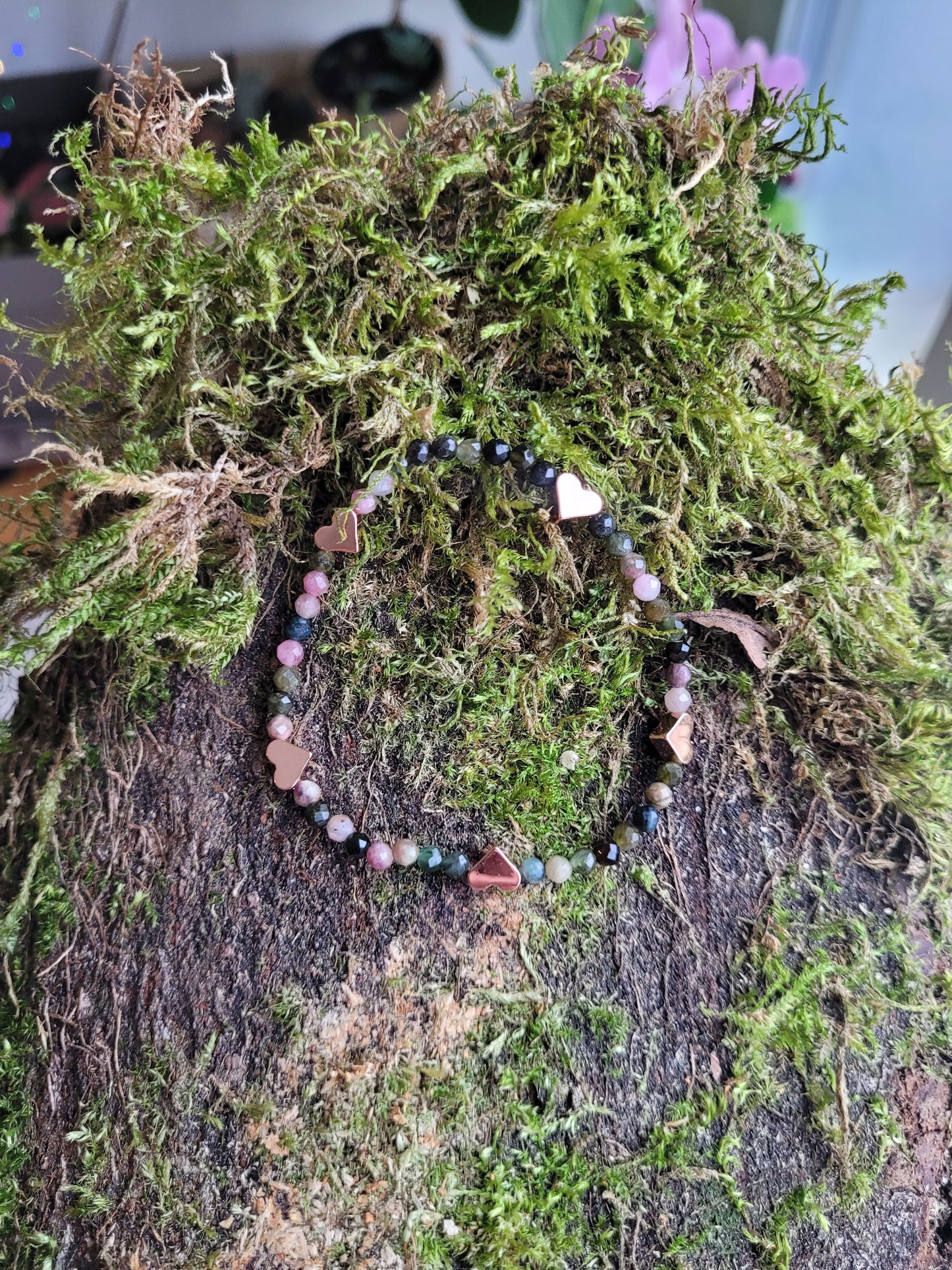 Bracelet en Tourmaline Multicolore facettée et Coeurs or rose