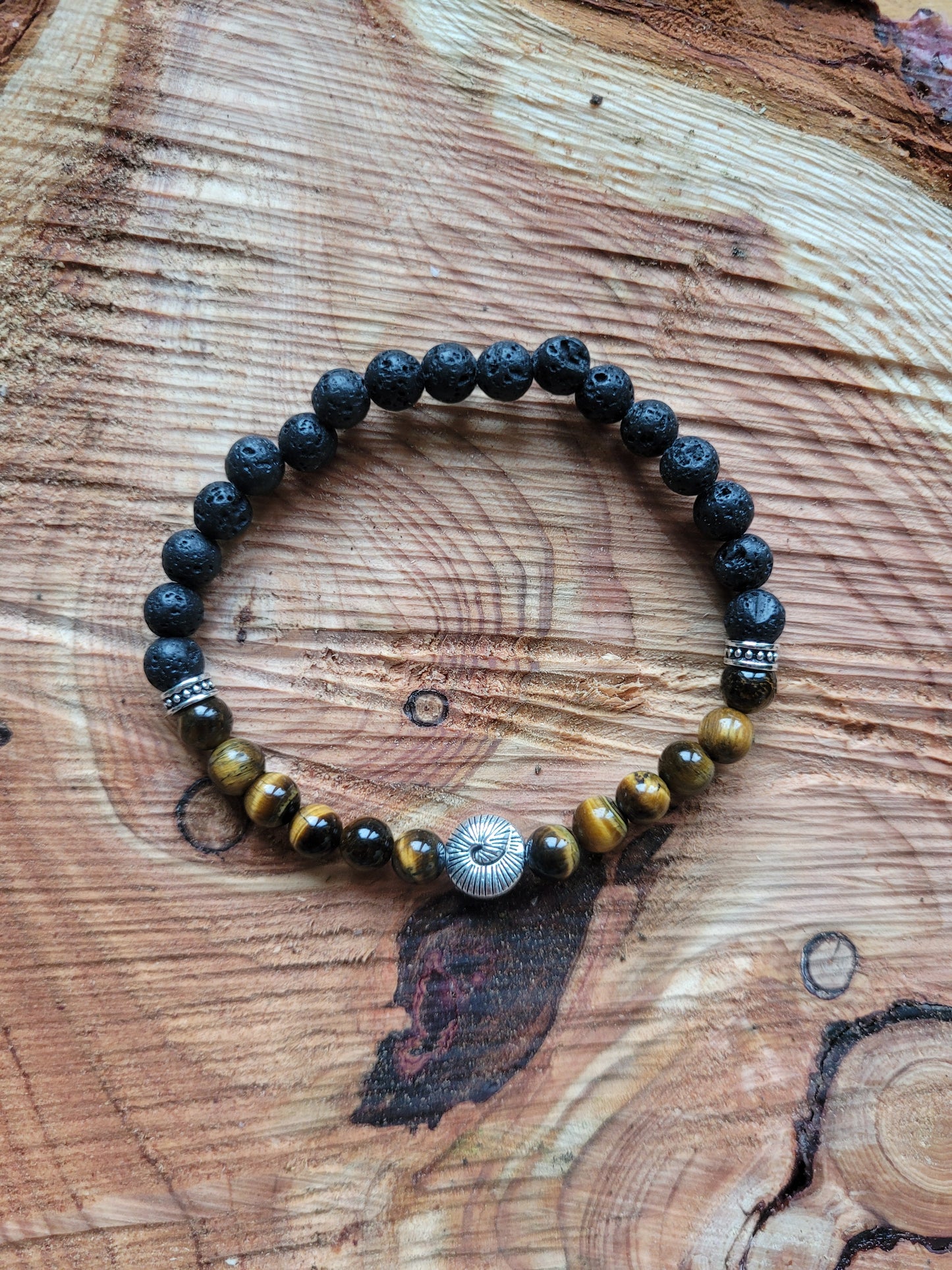 Bracelet en Lave et Oeil de Tigre, avec petit escargot en métal