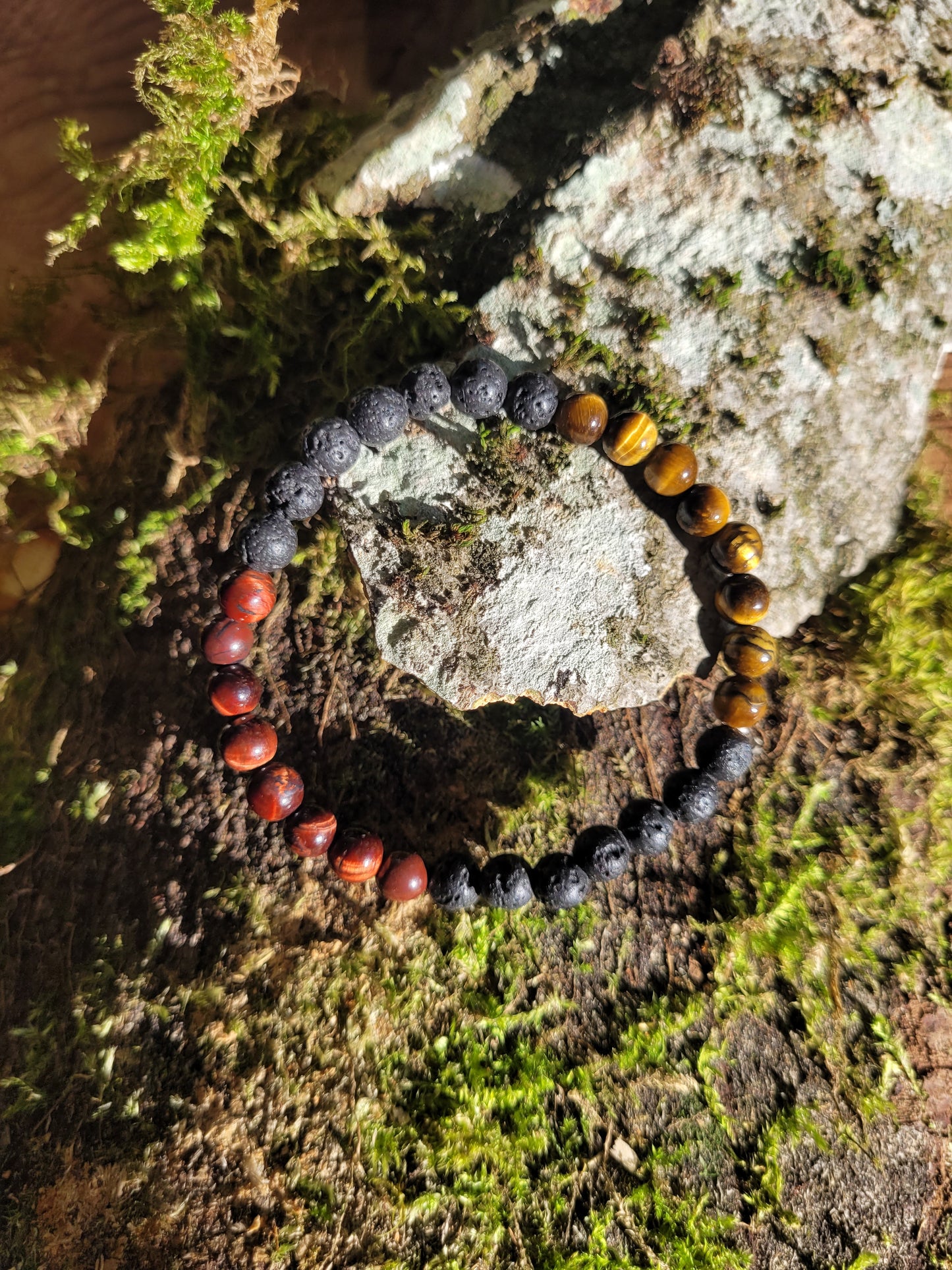 Bracelet en Lave et Oeil de Tigre et Oeil de Boeuf