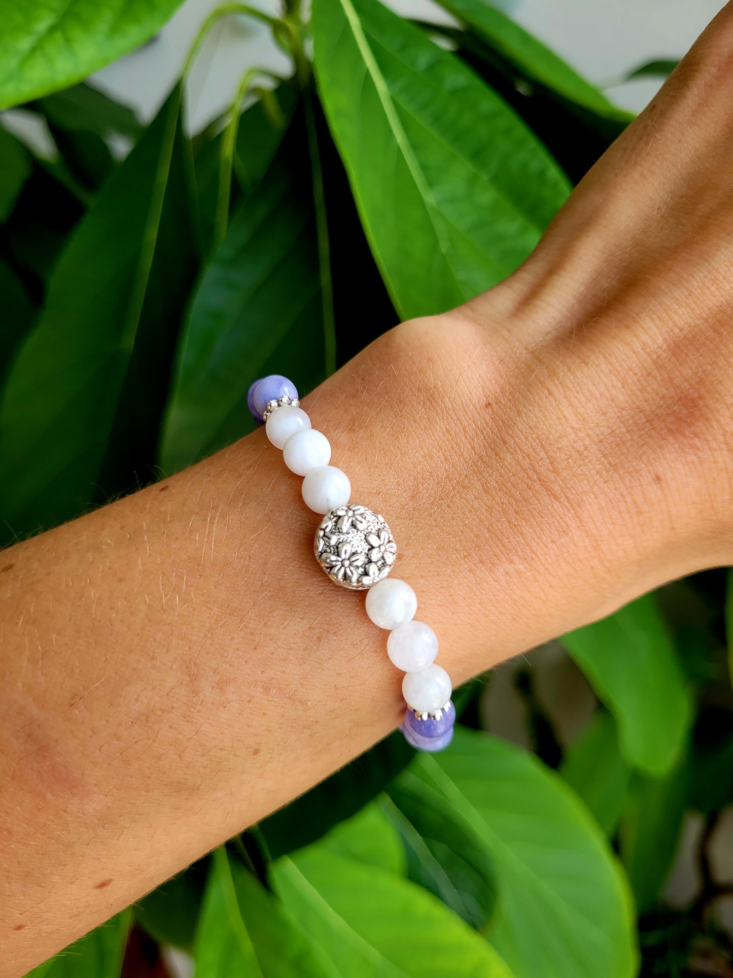 Bracelet en Pierre de Lune, Quartz Bleu, avec fleurs argentées