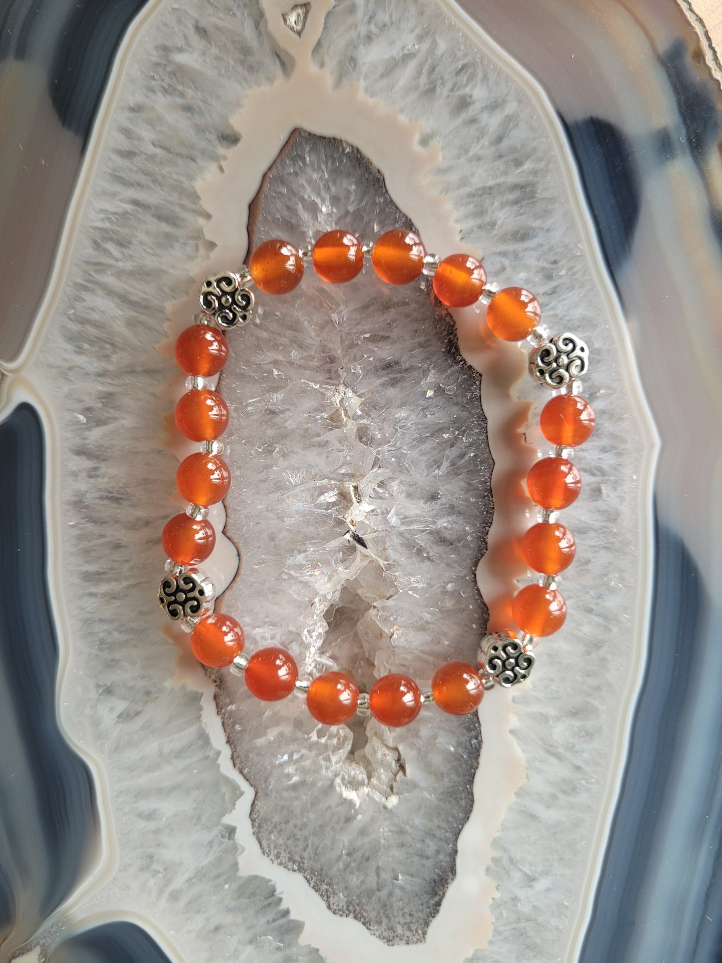 Bracelet en Cornaline et fleurs argentées