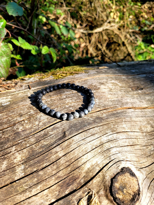 Bracelet en Lave et Larvikite, avec intercalaires argentés